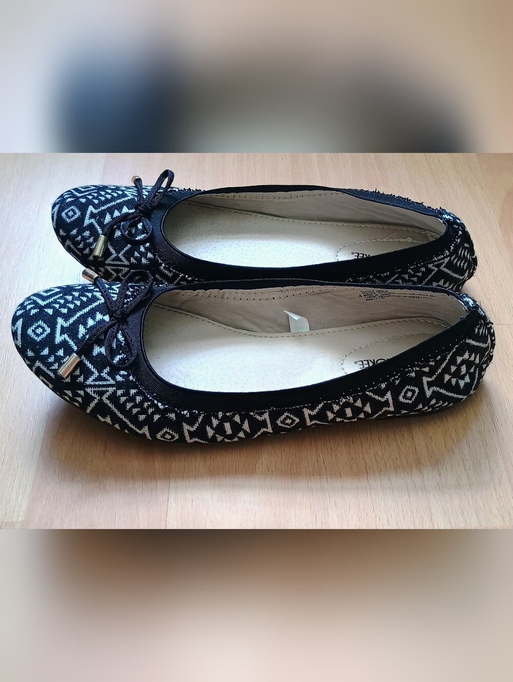 Girls Black/White Cherokee Flats Size 4Y